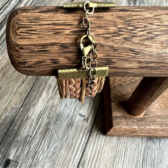 Adjustable linked bracelet - Picture 3 of 6